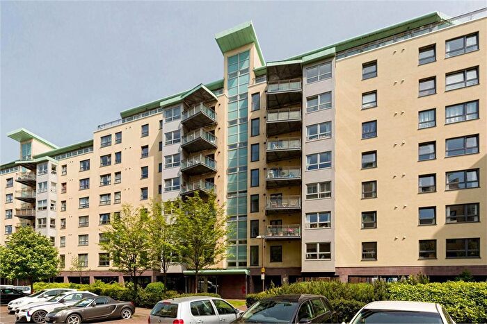 3 Bedroom Flat To Rent In Portland Gardens, Leith, Edinburgh, EH6