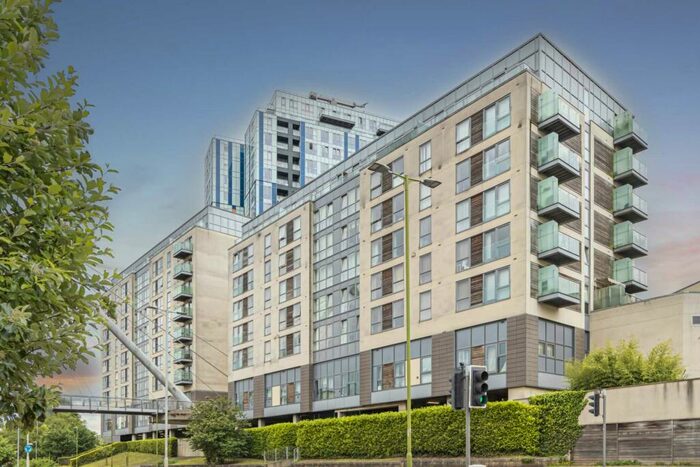 2 Bedroom Apartment To Rent In Moor End Lodge, Cotterells, HP1