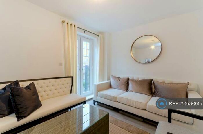 4 Bedroom Terraced House To Rent In Renwick Drive, Bromley, BR2