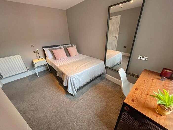 5 Bedroom Terraced House To Rent In Halsbury Road, L6