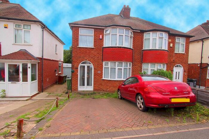 3 Bedroom Semi-Detached House To Rent In Wrexham Avenue, Walsall, WS2