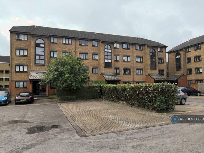 2 Bedroom Flat To Rent In St. Matthews Court, Gosport, PO12