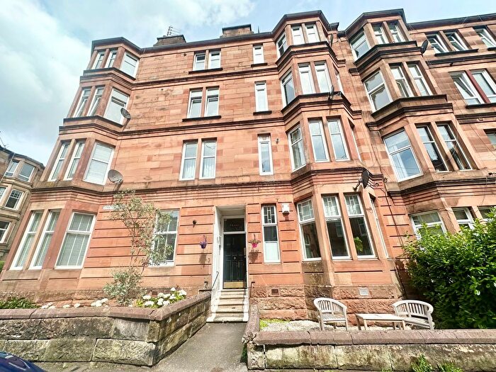 2 Bedroom Flat To Rent In Strathyre Street, Glasgow, G41