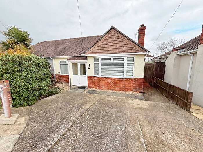 2 Bedroom Semi-Detached Bungalow For Sale In Midfield Close, Fareham, PO14