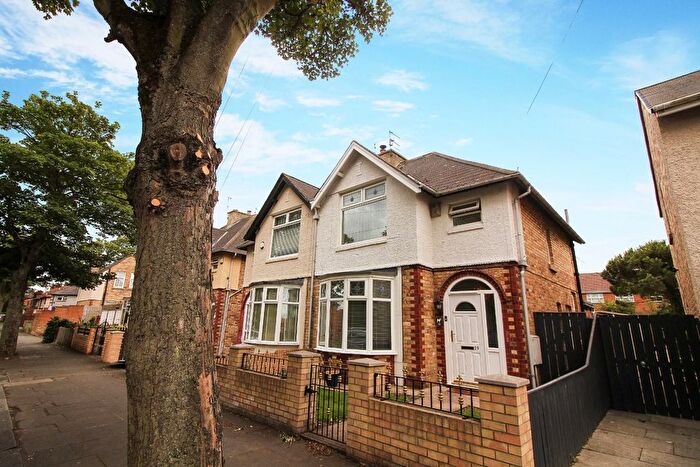 3 Bedroom Semi-Detached House To Rent In Lovaine Avenue, Whitley Bay, NE25