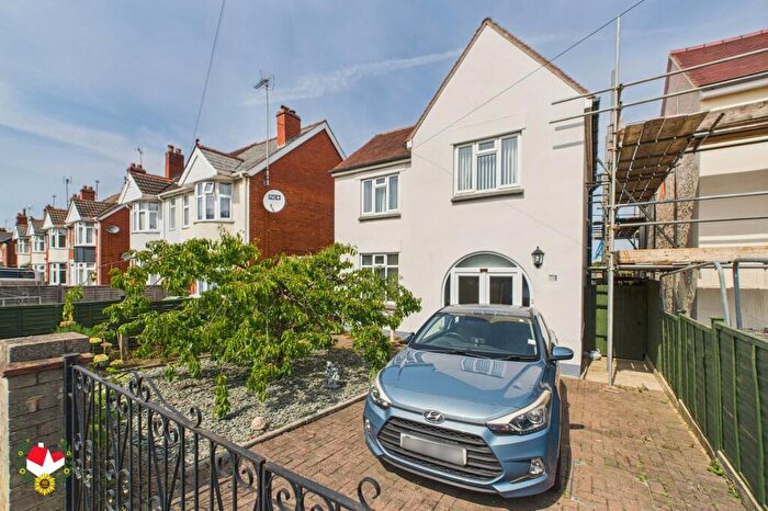 2 Bedroom Detached House For Sale In Cotteswold Road, Gloucester, GL4