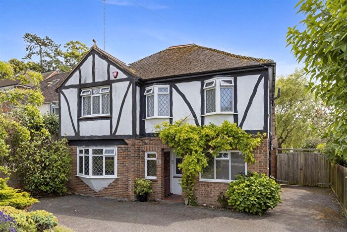 4 Bedroom Detached House For Sale In Grangeways, Patcham Village, Brighton, BN1