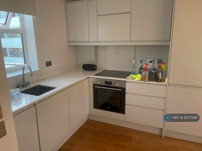 1 Bedroom Flat To Rent In St. Johns Road, London, SE20