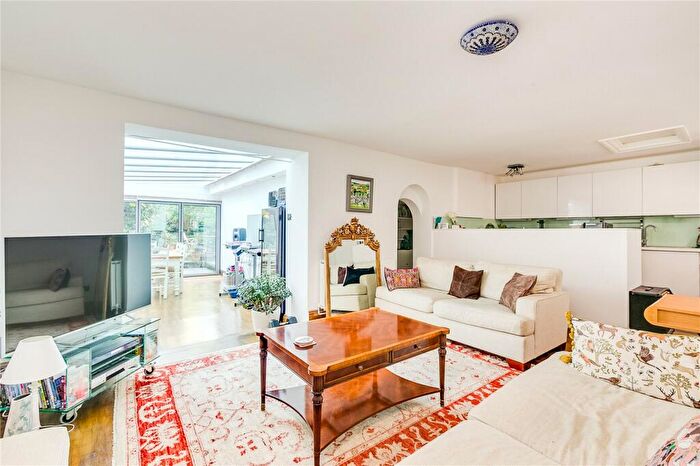 2 Bedroom Apartment To Rent In Brondesbury Villas, London, NW6