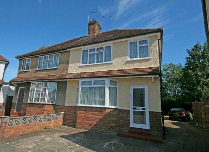 3 Bedroom Semi-Detached House To Rent In Byron Road, Addlestone, KT15
