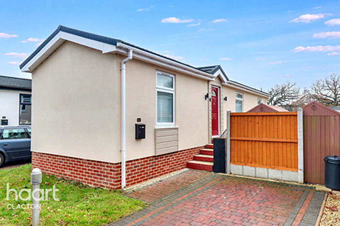 2 Bedroom Bungalow For Sale In Oakleigh Residential Park, Clacton-on-Sea, CO16