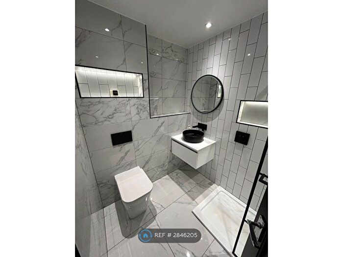 1 Bedroom Flat To Rent In Rowan St, Paisley, PA2