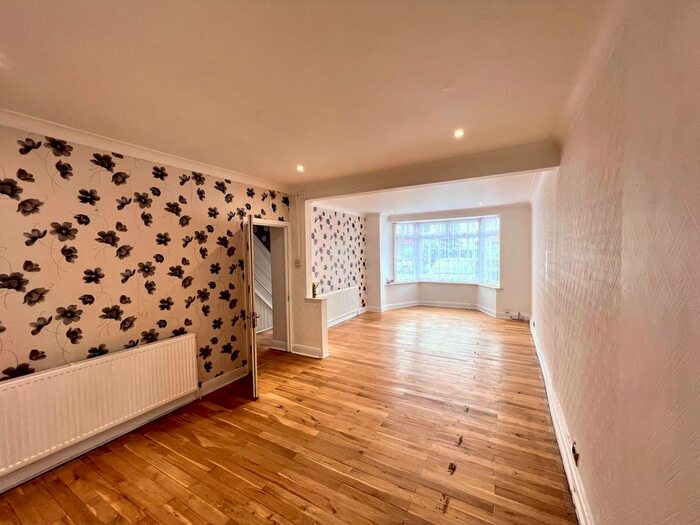 4 Bedroom Terraced House To Rent In Bromley Road, Edmonton, N18