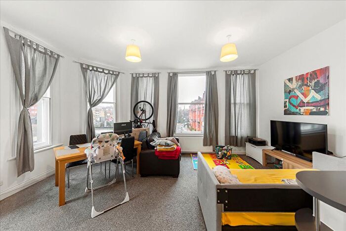 1 Bedroom Flat To Rent In Barons Court Road, West Kensington, London, W14