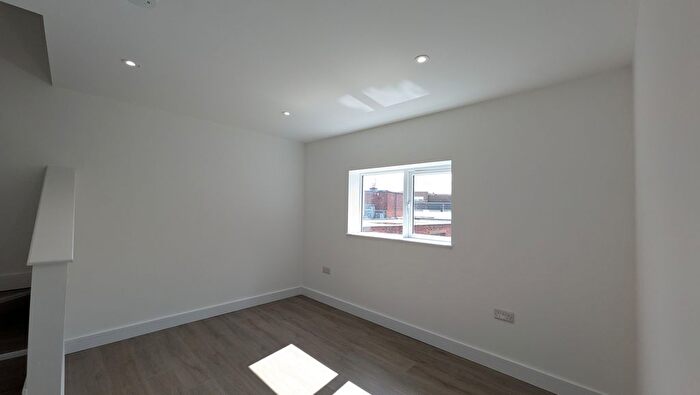 1 Bedroom Flat To Rent In High Street, Dudley, DY1