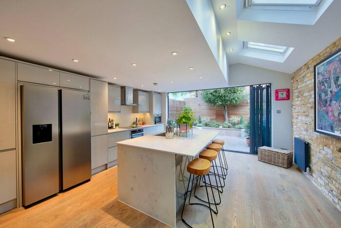 4 Bedroom Terraced House To Rent In Tonsley Road, Wandsworth, SW18