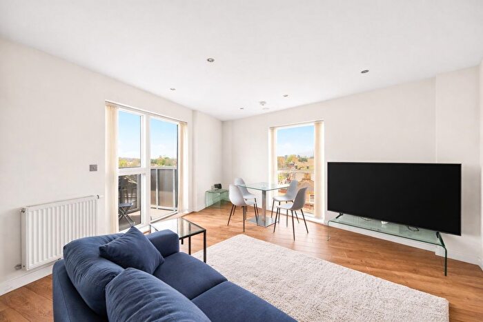 1 Bedroom Flat For Sale In Bedford Road, London, SW4