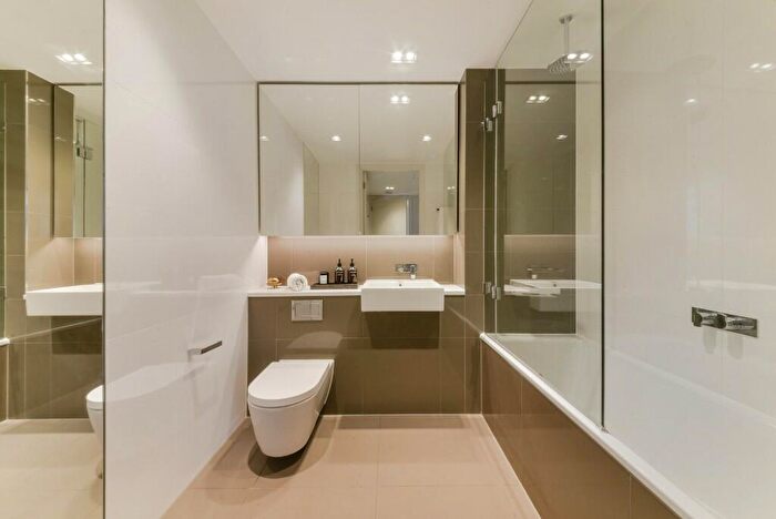 2 Bedroom Apartment To Rent In Newfoundland Place, London, E14