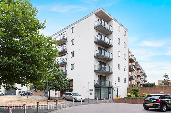 1 Bedroom Flat To Rent In Boundary Road, Colliers Wood, London, SW19