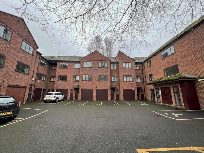 4 Bedroom Terraced House To Rent In St. Helens Gardens, London, W10