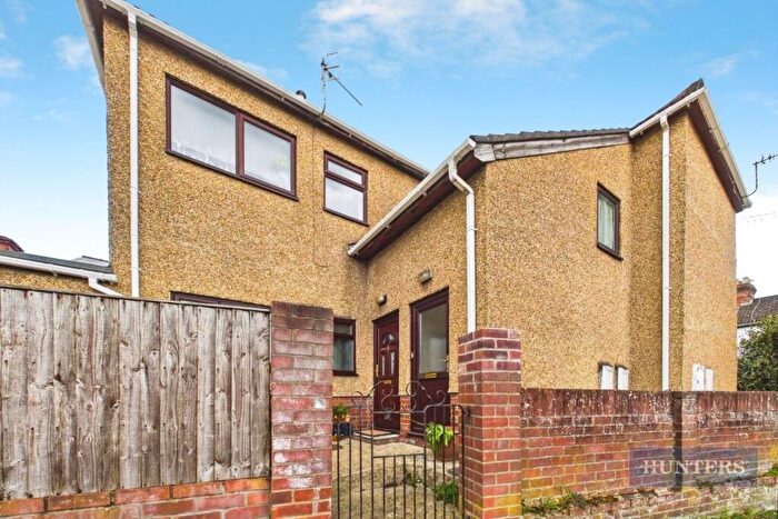 2 Bedroom Apartment For Sale In Waterhouse Lane, Southampton, SO15