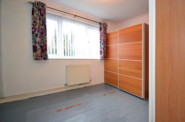 3 Bedroom Bungalow For Sale In London Road, Raunds, NN9
