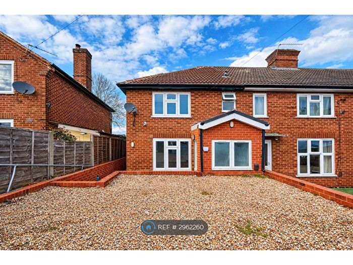 4 Bedroom Semi-Detached House To Rent In Spearing Road, High Wycombe, HP12