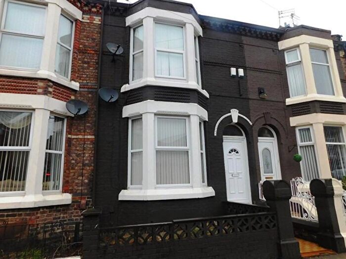 1 Bedroom Flat To Rent In Harlech Street, Liverpool - Bed Apartment - First Month Rent Half Price, L4