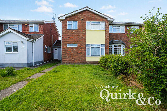 3 Bedroom Semi-Detached House For Sale In Tantelen Road, Canvey Island, SS8