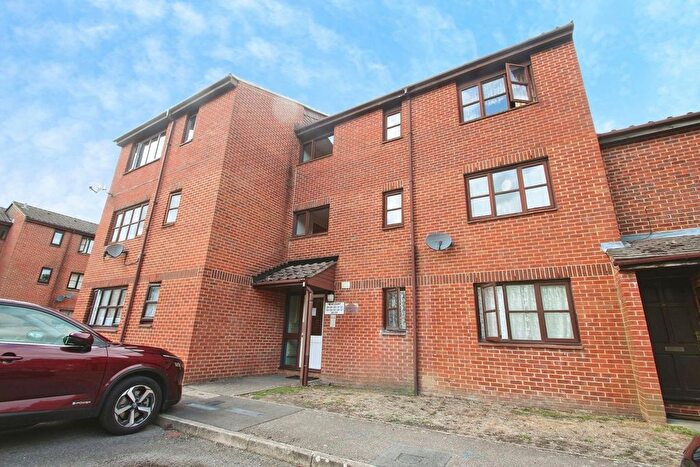 1 Bedroom Flat To Rent In Newcourt, Uxbridge, UB8