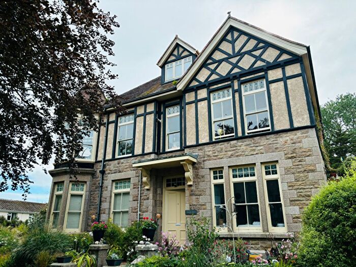 2 Bedroom Maisonette To Rent In Alexandra Road, Penzance, TR18