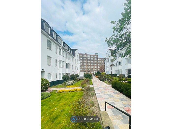 2 Bedroom Flat To Rent In Wavertree Court, London, SW2