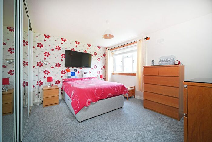 2 Bedroom End Of Terrace House For Sale In Drum Crescent, Ferniehill, Edinburgh, EH17