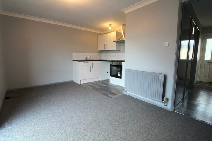 2 Bedroom Flat To Rent In Saddle Court, Peterborough, PE4