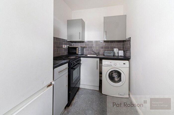 2 Bedroom Apartment To Rent In Shields Road West, Byker, Newcastle Upon Tyne, NE6
