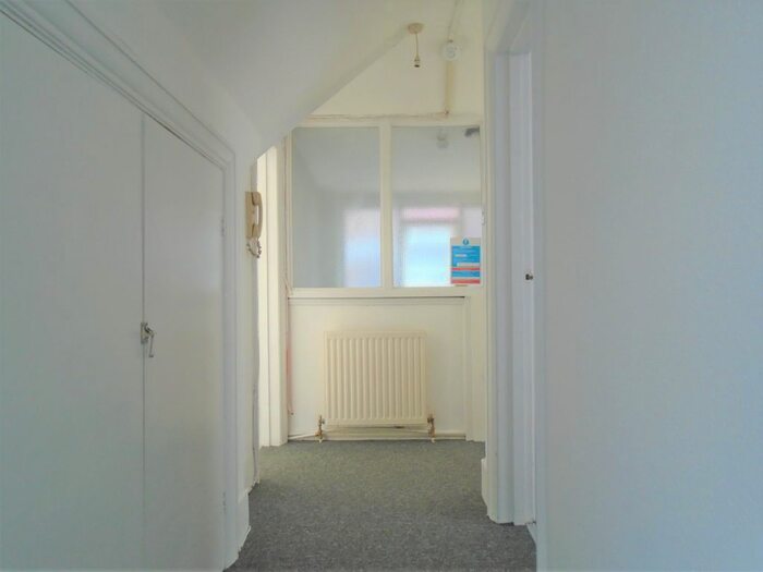 1 Bedroom Flat To Rent In Finchley Road, London, NW11