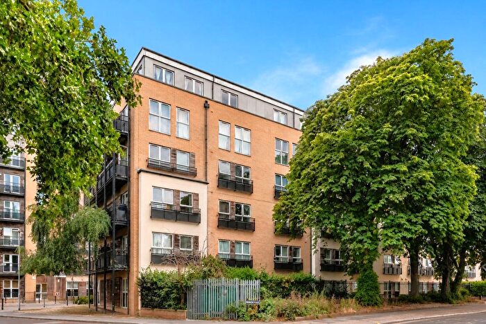 2 Bedroom Flat For Sale In Lanadron Close, Isleworth, TW7