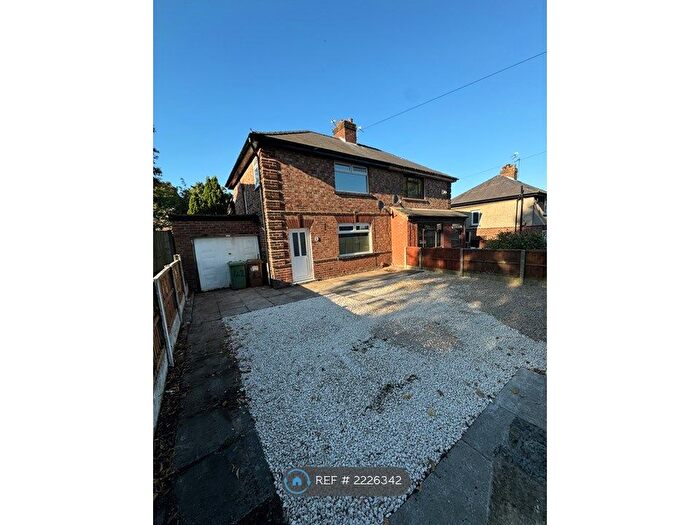 4 Bedroom Semi-Detached House To Rent In Springfield Road, St. Helens, WA10