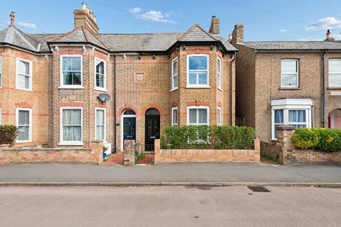 3 Bedroom End Of Terrace House For Sale In Avenue Road, St Neots, PE19