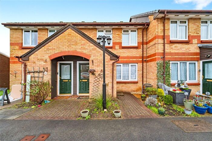 1 Bedroom Flat For Sale In Magnolia Court, Uxbridge, UB10