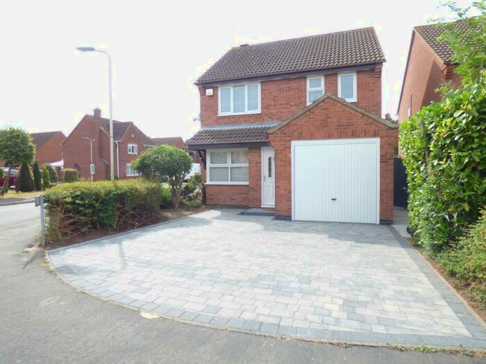 3 Bedroom Detached House To Rent In Deene Close, Market Harborough, LE16