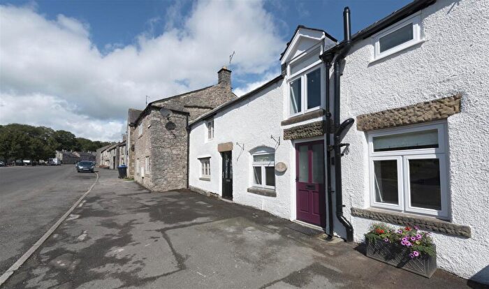 2 Bedroom Terraced House For Sale In Buxton Road, Tideswell, Buxton, SK17