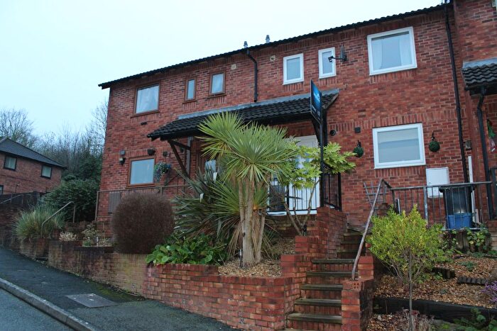 3 Bedroom Property To Rent In Cae'r Fron, Holywell, CH8