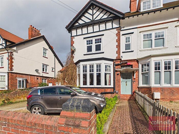 5 Bedroom Semi Detached House For Sale In Scalby Road, Scarborough, YO12