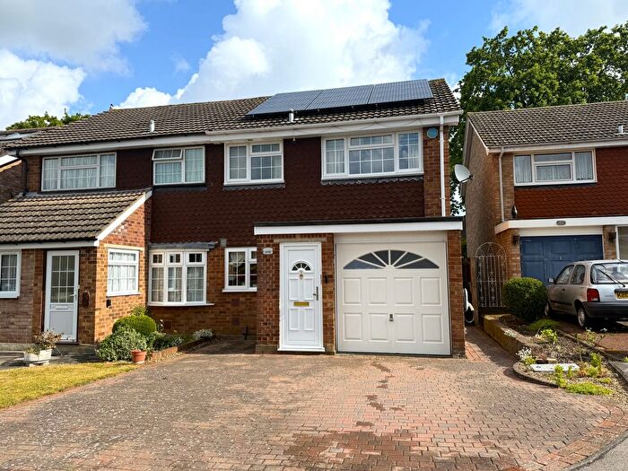 3 Bedroom Semi-Detached House For Sale In Gumping Road, Orpington, BR5