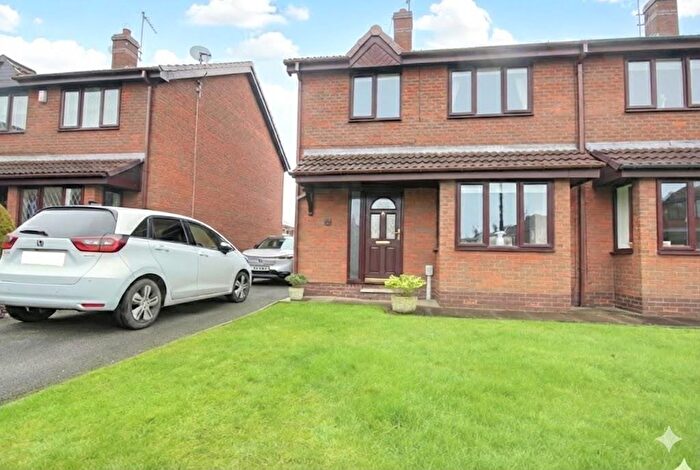 3 Bedroom Semi-Detached House For Sale In Spencer Close, Cottingham, HU16