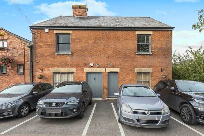 2 Bedroom Apartment To Rent In High Street, Waddesdon, HP18