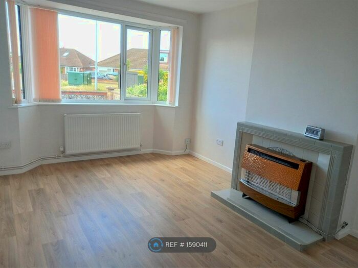 3 Bedroom Bungalow To Rent In Tiercel Avenue, Norwich, NR7