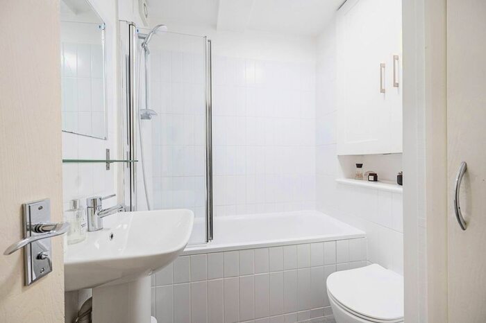 1 Bedroom Flat To Rent In Wilmot Street, Bethnal Green, London, E2
