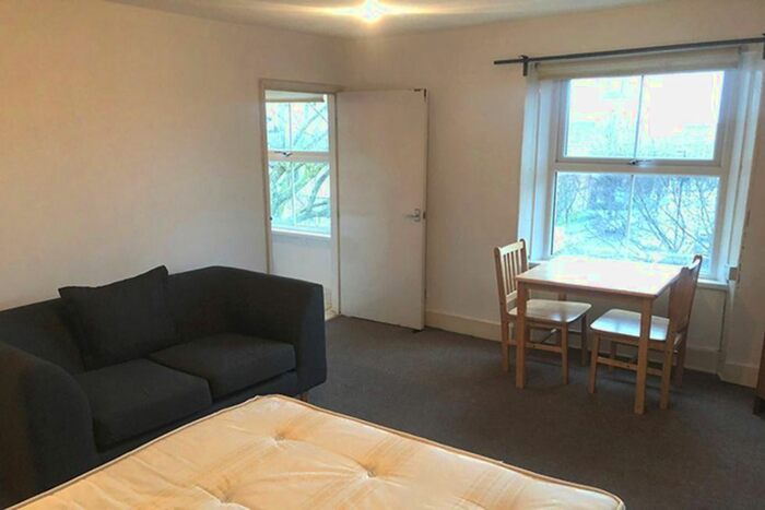 Studio To Rent In Camden Road, London, N7